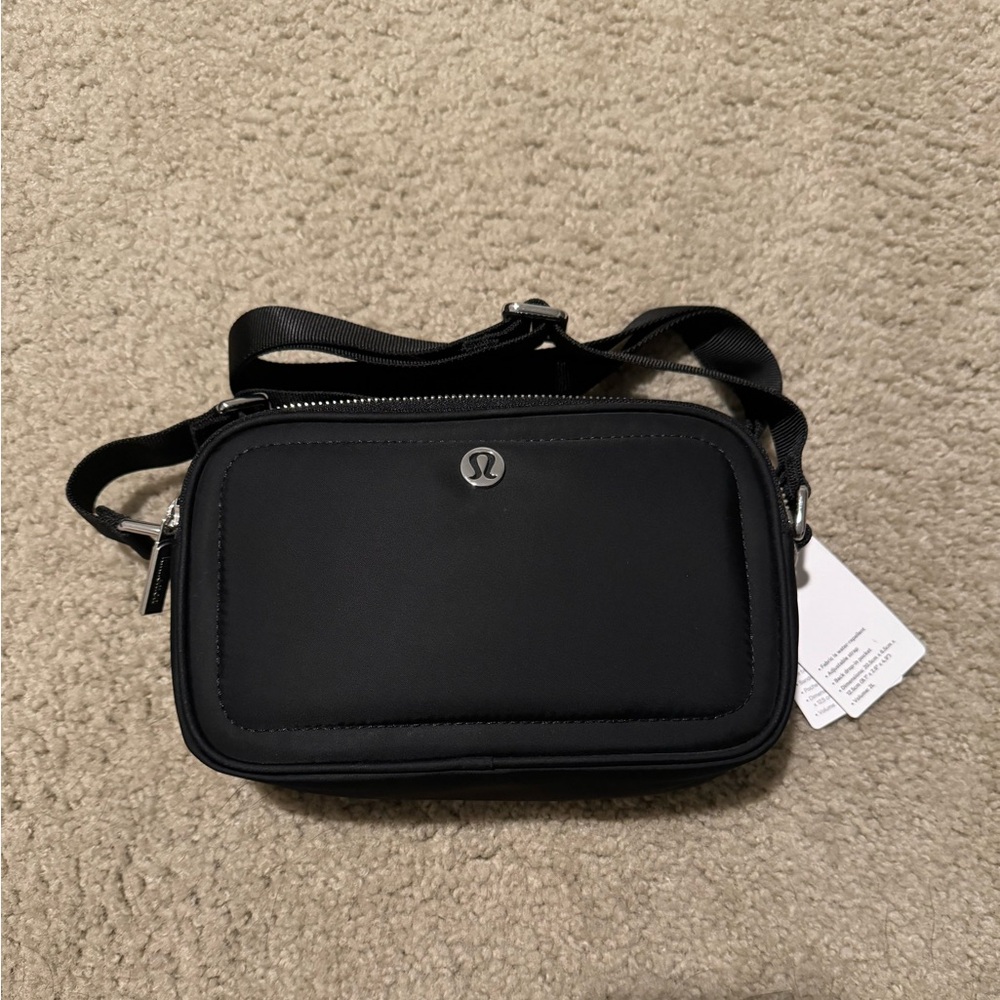 NWT Lululemon Crossbody Camera Bag